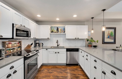 Fort Collins House | Old Town Escape w/King Bed, Dog-Friendly
