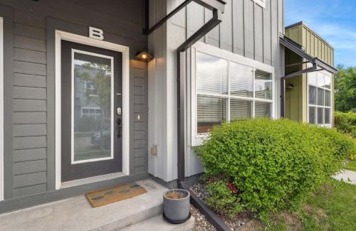 Old Town North House | Old Town Escape with King Bed, Dog-Friendly