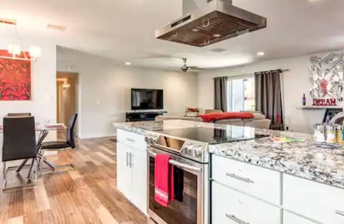 Scottsdale Highlands House | Old Town Scottsdale Oasis w/Heated Pool, Hot Tub, Fire Pit, Arcade & BBQ Grill