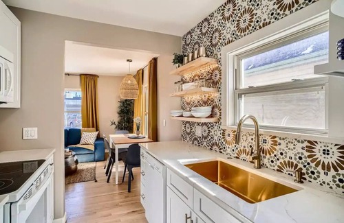 Arvada House | Olde Town Gold-2 bed/1 bath in Olde Town Arvadan