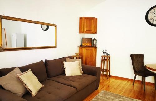 Eger Apartment | Oldtown Shelter Apartment with free private parking