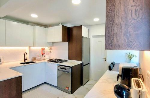 Olivais Apartment | Oliva 50 - 4BR, Office and Balcony