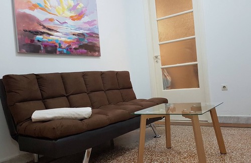 Athens House | Olive Apartment - Athens Center, 4 BD, 1.5 BATH