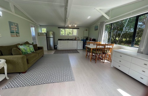 Pataua House | Olive Grove Cottage - Whangarei Holiday Home