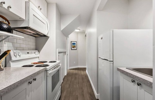 East Kootenay Condo | Olive & Onyx | Fire Pit | Pet-Friendly | Central