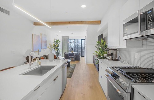 Castleberry Hill Condo | Olive Stone Loft Summ