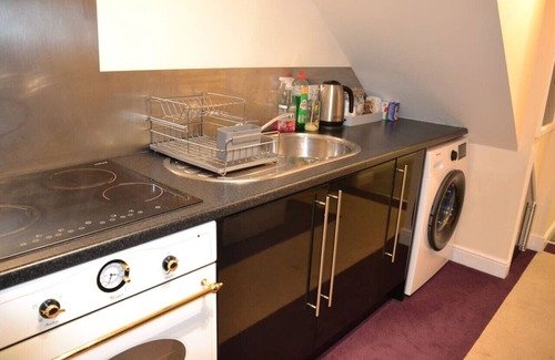 Salisbury Apartment | Olive Tree 2 bed Apartment - Stayseekers