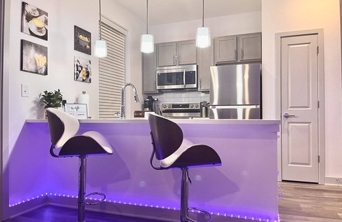 Whitestown Apartment | Oliver Capital | 2BD Dream Suite