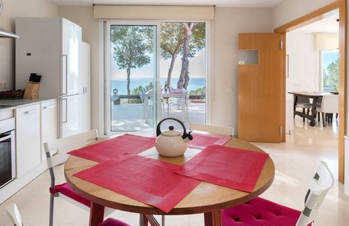 Tamarit House | Oliver House