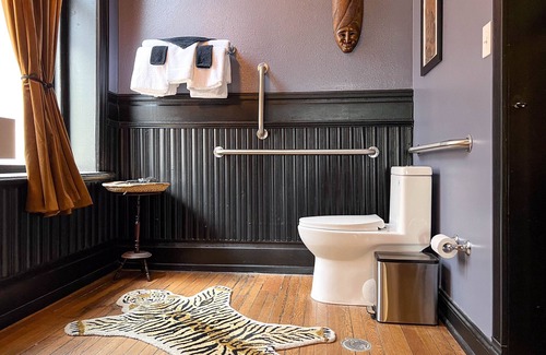 Downtown - Waterfront House | Oliver Inn | Suite 12 | The Grand Chamber