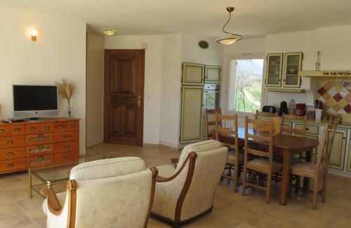 Theze House | Olivianne, charming french house with swimming pool