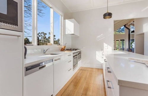 Skenes Creek North House | Ollie's View - Views to the ocean