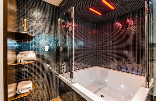 Laval Hotel | Olux Hotel Motel & Suites