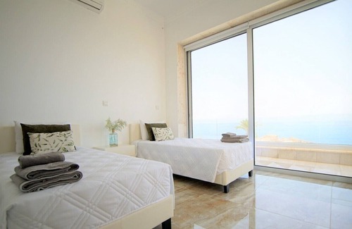 Kissonerga Villa | Olymp Villa A 3-bedroom Sea-Front Villa