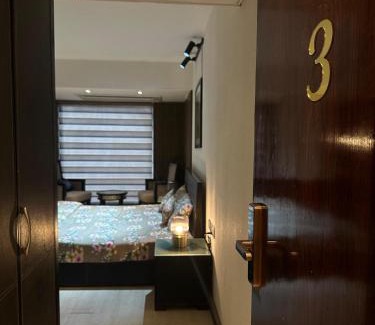 Andheri Hotel | Om metro chandrakunj