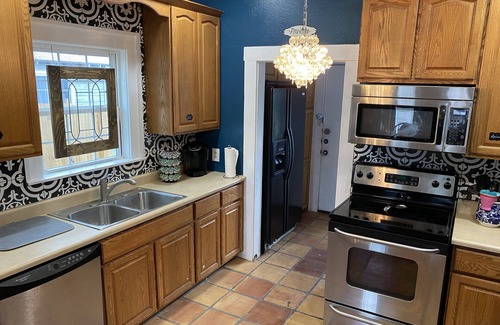 Original Town North House | Oma's House on Orange (Pet Friendly)