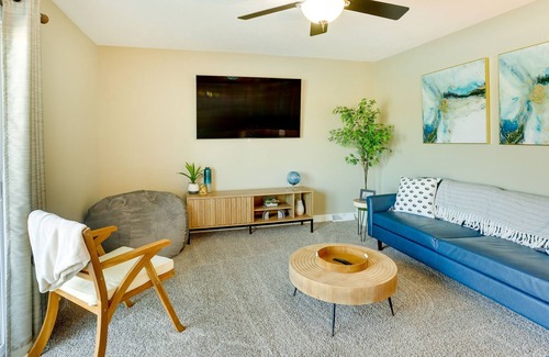 Papillion House | Omaha Area Vacation Rental Home w/ Private Beach