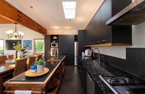 Omaha House | Omaha Beach House - Omaha Holiday Home