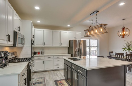 Joslyn Castle House | Omaha Historic Home Rental w/ Modern Interior!