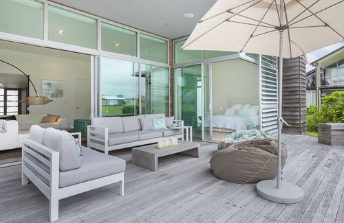 Omaha House | OMAHA PALMS - OMAHA HOLIDAY HOME, family friendly in Omaha
