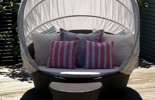 Omaha House | Omaha * Rest* * Relax* * Recharge*