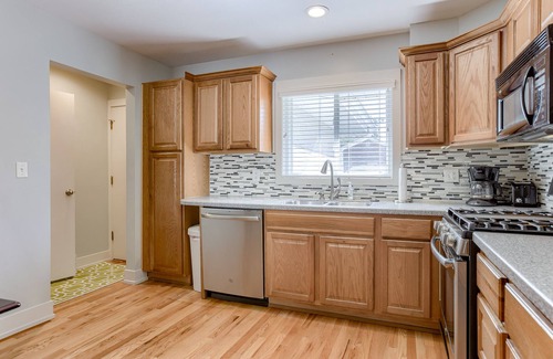 South Central Omaha House | *OMAHA'S BEST MIDTOWN CHARMER- MINS TO DOWNTOWN, UNMC, CWS, ZOO, CHI CEN!