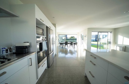 Omaha House | Omaha's Vista