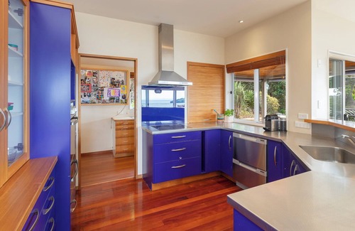 Whangateau House | Omaha Views Hideaway - Fantastic Location in Whangateau