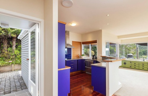 Whangateau House | Omaha Views Hideaway - Fantastic Location in Whangateau