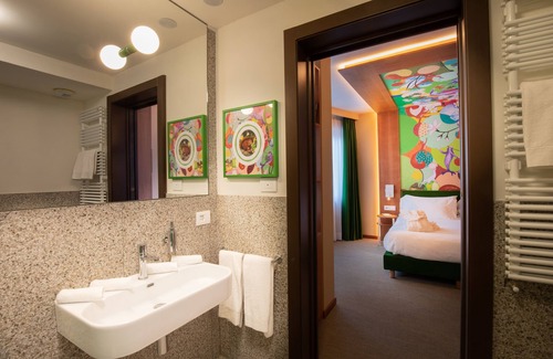 Aosta Hotel | Omama Hotel