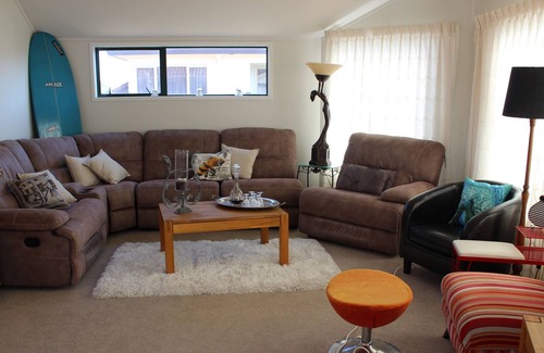 Omanu House | Omanu Oasis @ Oceanbeach Road
