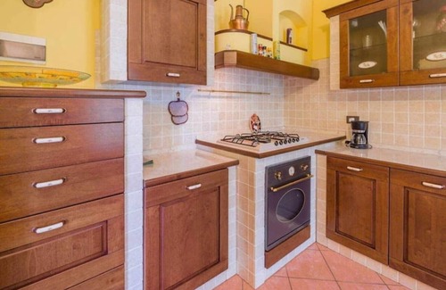 Toscolano Maderno Apartment | Omas Haus suitable for families