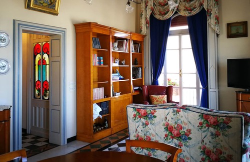 Grottammare Apartment | Omero Beach Home Seafront apartment with tower in Liberty villa
