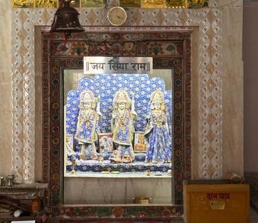 Faizabad House | Omji Spiritual Stays - Shri Ram Janki Ashram, 10 min walk to Hanuman Garhi temple