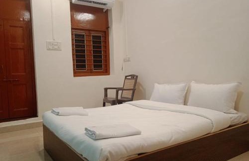 Goregaon West House | Omkar Galaxy Executive Guest House & AC Dormitory Nr Nesco Mumbai