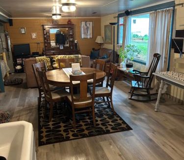 Omro House | Omro riverfront