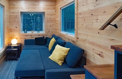 Cleveland Cottage | On a perfect canoe river secluded in the woods but close to amenities and town