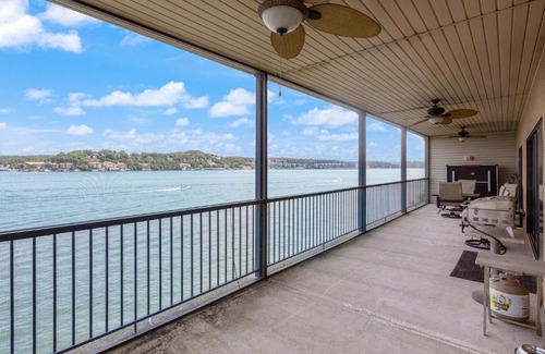 Lake Ozark Apartment | On a Point
