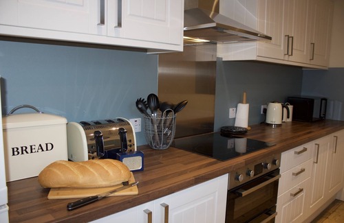 Ford House | On a private hill farm estate. Set in stunning scenery close to the coast.