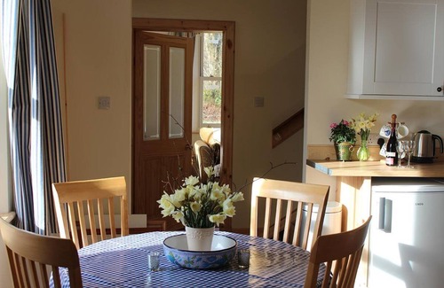 Lochgilphead Cottage | On a private hill farm estate. Set in stunning scenery close to the coast.