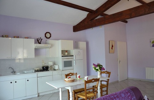 Odenas Cottage | On a viticultural estate