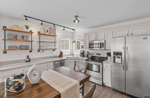 Ottawa House | On Cloud Wine | 3 Bed, 2.5 Bath