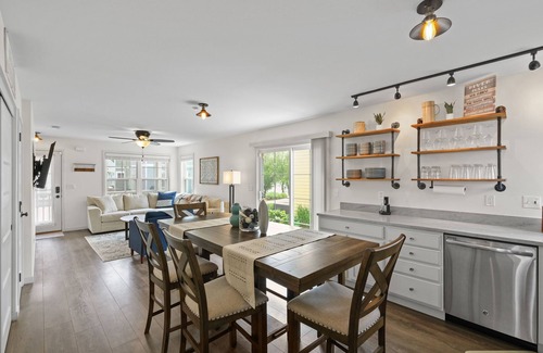 Ottawa House | On Cloud Wine | 3 Bed, 2.5 Bath