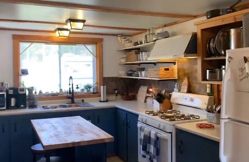 Belgrade Cabin | on gorgeous Great Pond (lake), great for families!