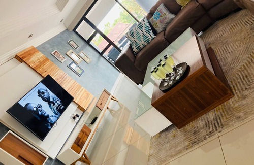 Bayswater House | On Hill Lodge