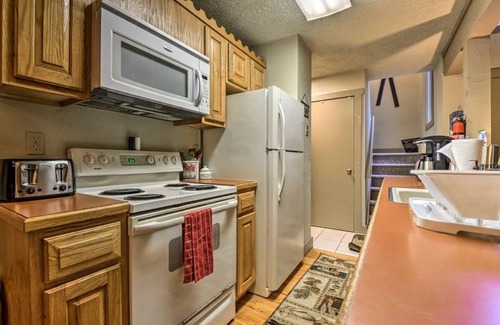 White Haven House | ON JACK FROST MNTN, AIR CONDITIONING, LINENS/TOWELS INCLUDED, HOT TUB IN UNIT