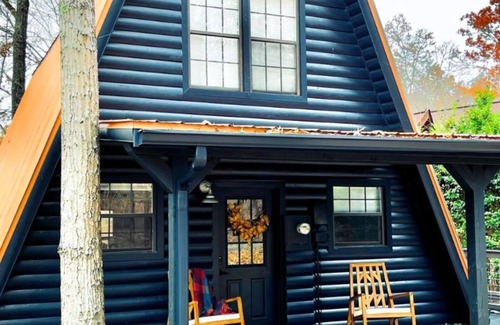 Morganton Cabin | On Lake Blue Ridge! Firepit, Hot Tub, 15 min from Downtown Blue Ridge!