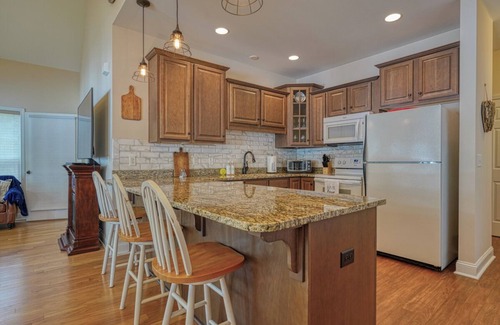 Inman House | On Lake Bowen- Large dock, Million $ views, cozy and clean!