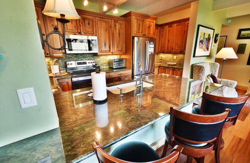 Dillon Condo | On Lake! Ground Floor Unit. Walk to Marina, Concerts, Parks