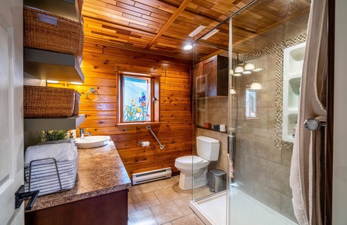 North Okanagan House | On Mable Lake, Park Mountain sledding and ATV area. All season recreation!!!